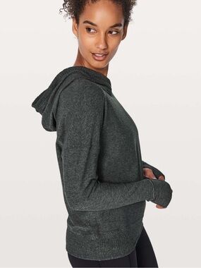 Lululemon Lead The Pack Hoodie in Heathered Dark Cast/Black Women’s Size 6